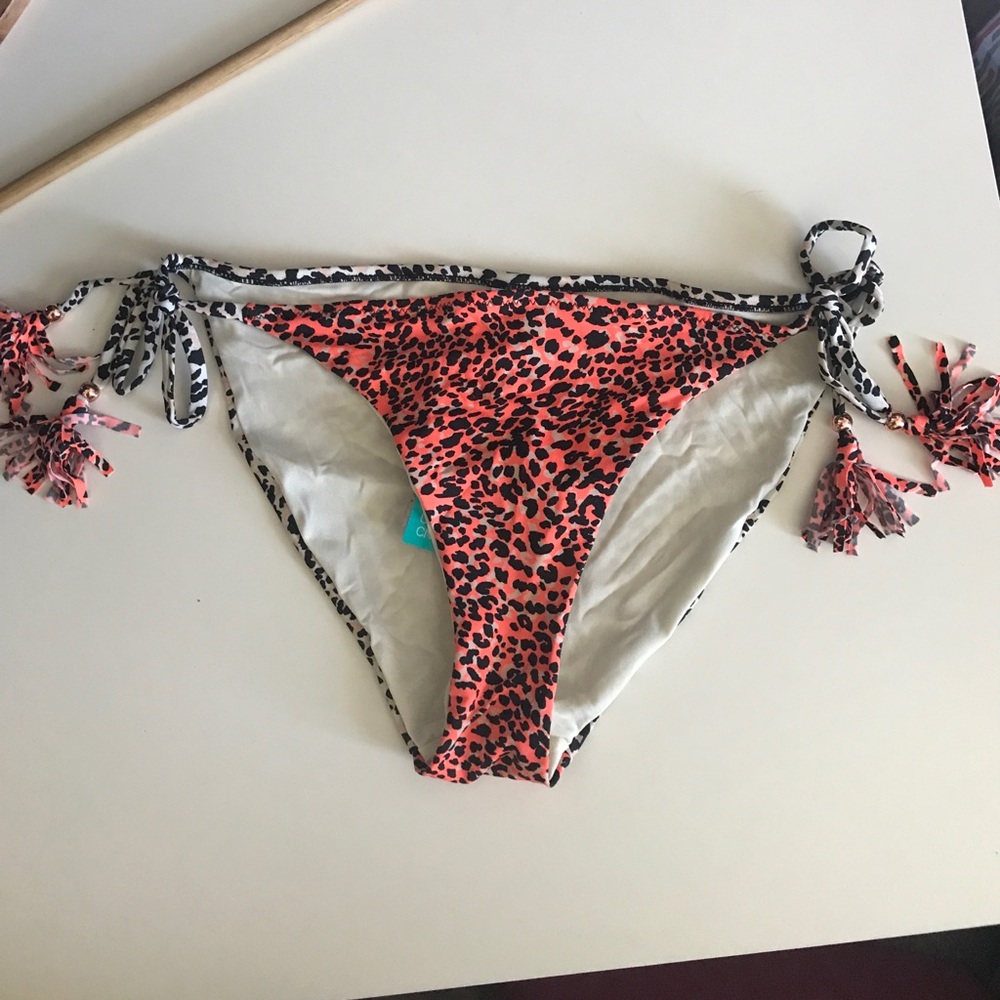 Leopard bikini bottom