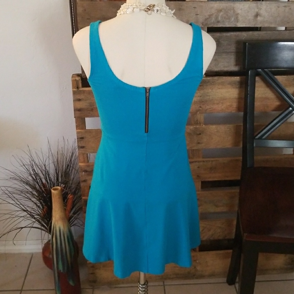 Dress - Picture 2 of 3