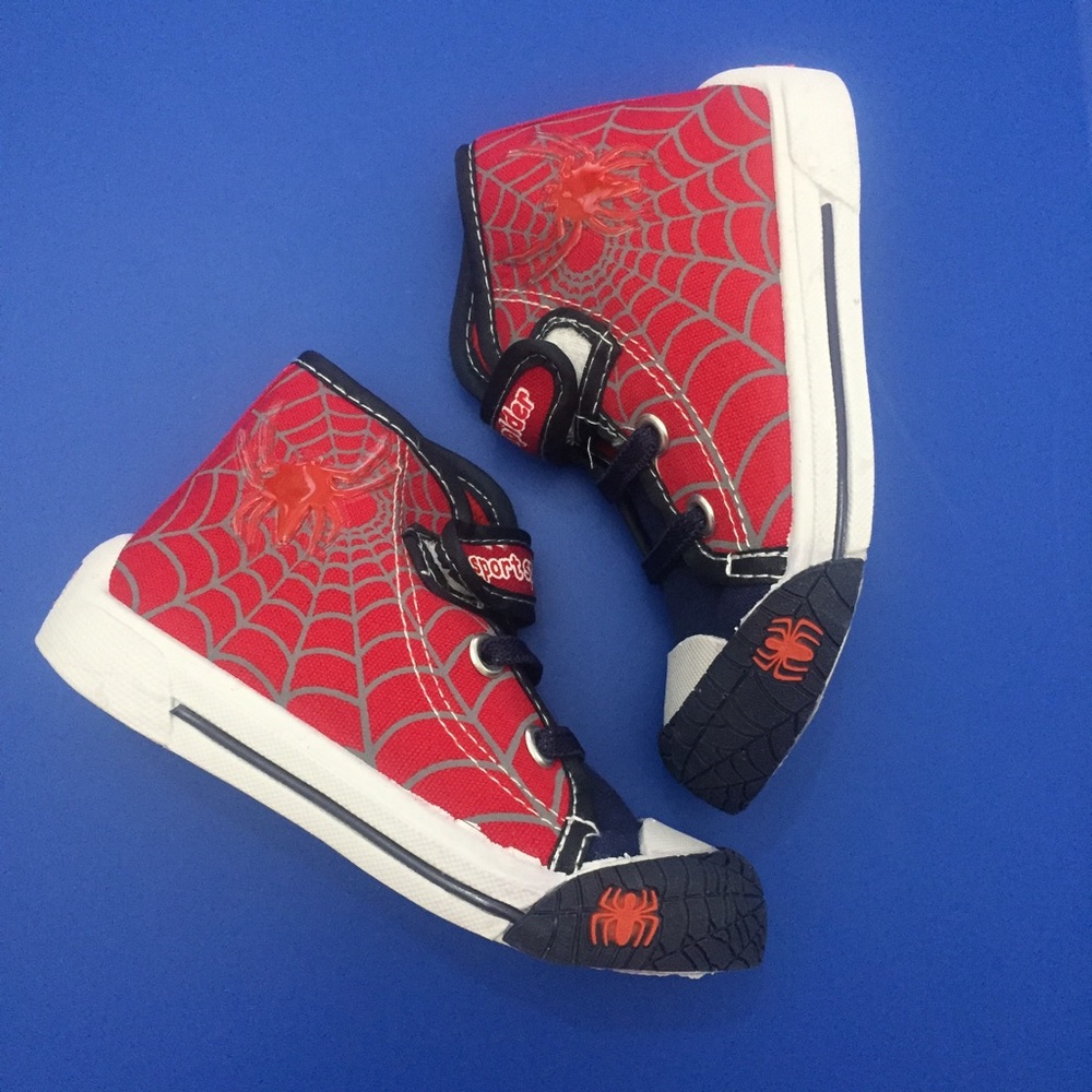 🎉HP🎉NIB Spider-Man Hi-Top Sneakers, 6
