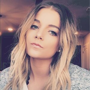 Meet your Posher, Lexie