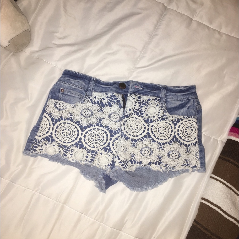 Lace lined light wash denim shorts!