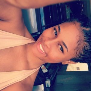 Meet your Posher, Jeanae