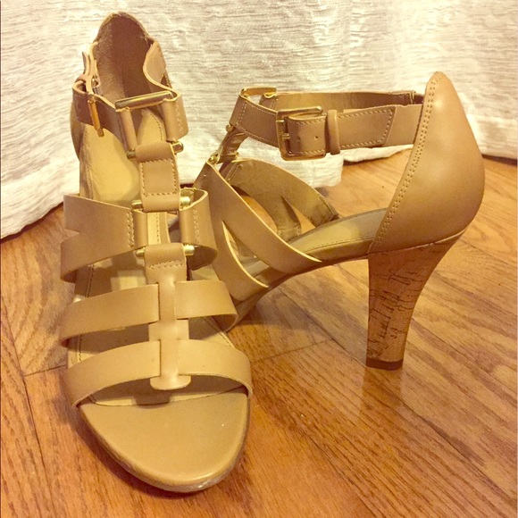 Shoes - Cognac color naturalizer heel