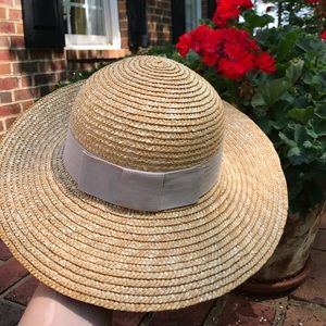 ADORABLE straw hat with gross grain bow detail NEW