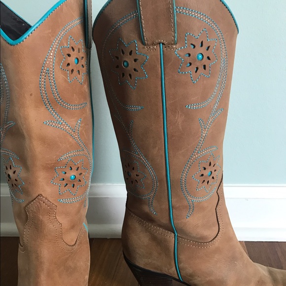 Cowboy boot size 6 - Picture 5 of 8