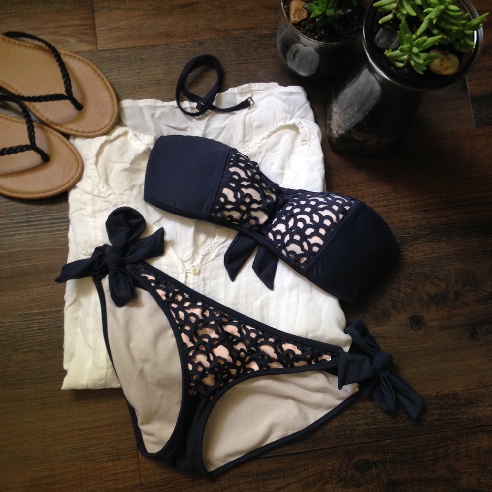 Like New | Navy Laser Cut Bikini