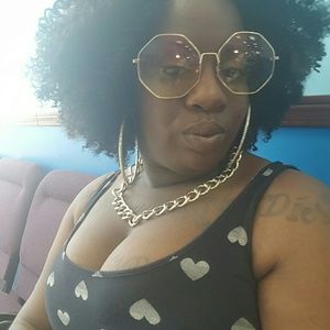 Meet your Posher, Charnell