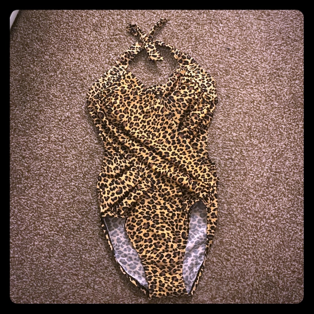 Cheetah prints swimsuit