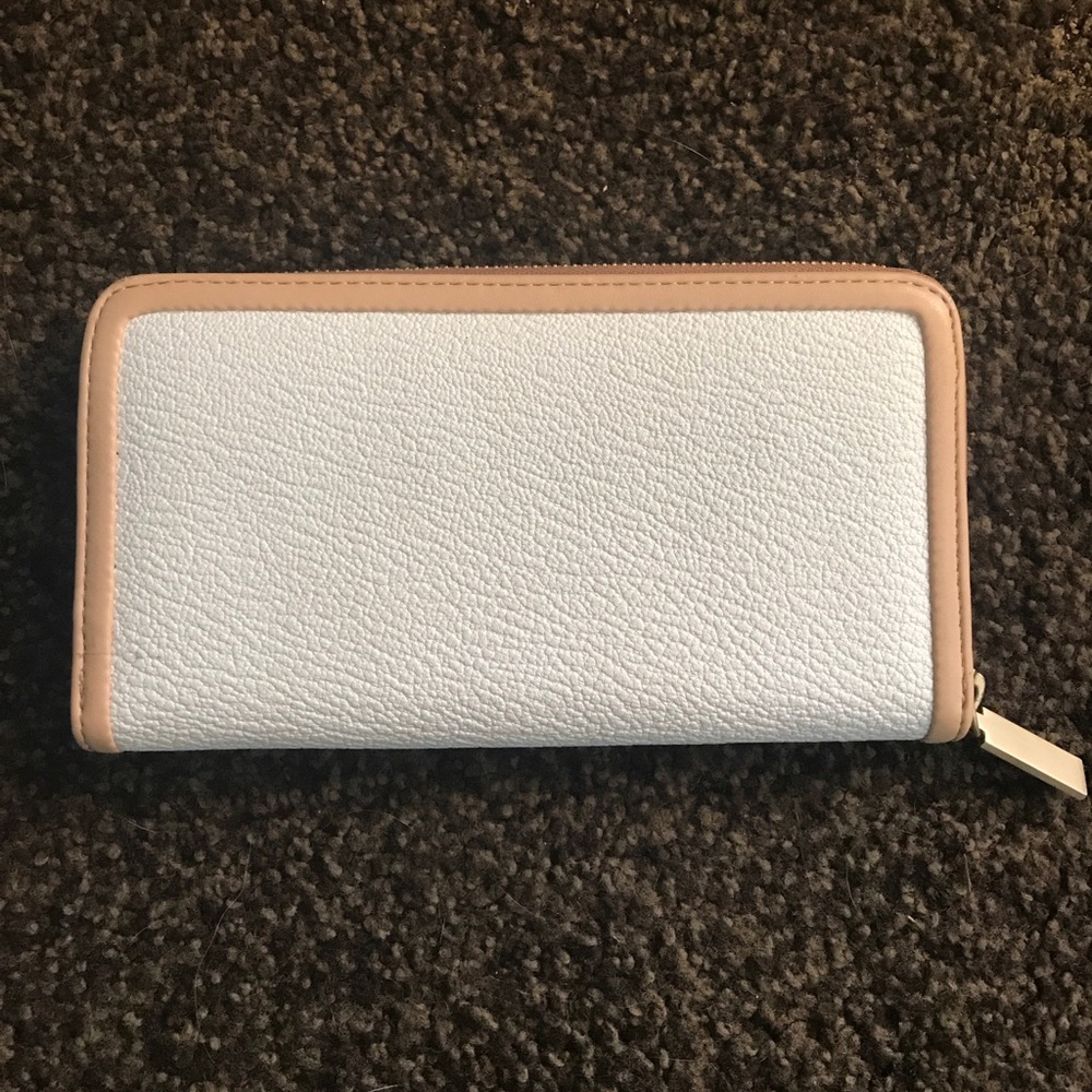 🔆Calvin Klein Wallet🔆 - Picture 2 of 4