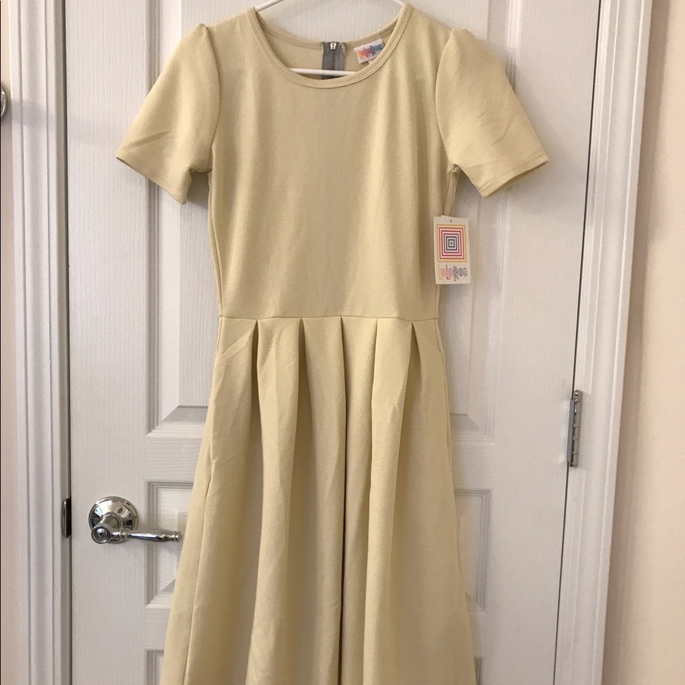 LuLaRoe Amelia XS (Off White)