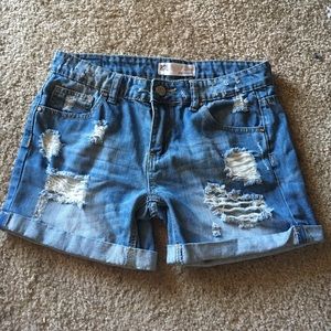 Soho boyfriend jean distressed shorts