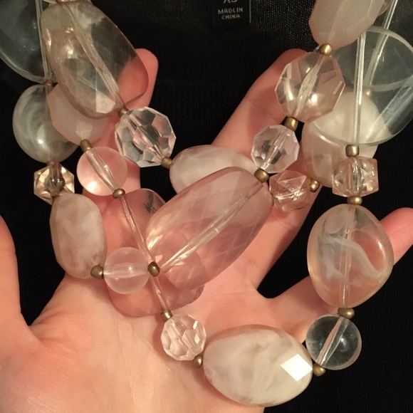 💕Ann Taylor Chunky Beaded Necklace - Picture 2 of 3