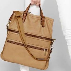 FOSSIL Explorer Tote in Camel
