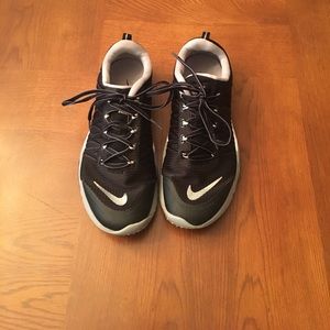 Size 9.5 black Nike's