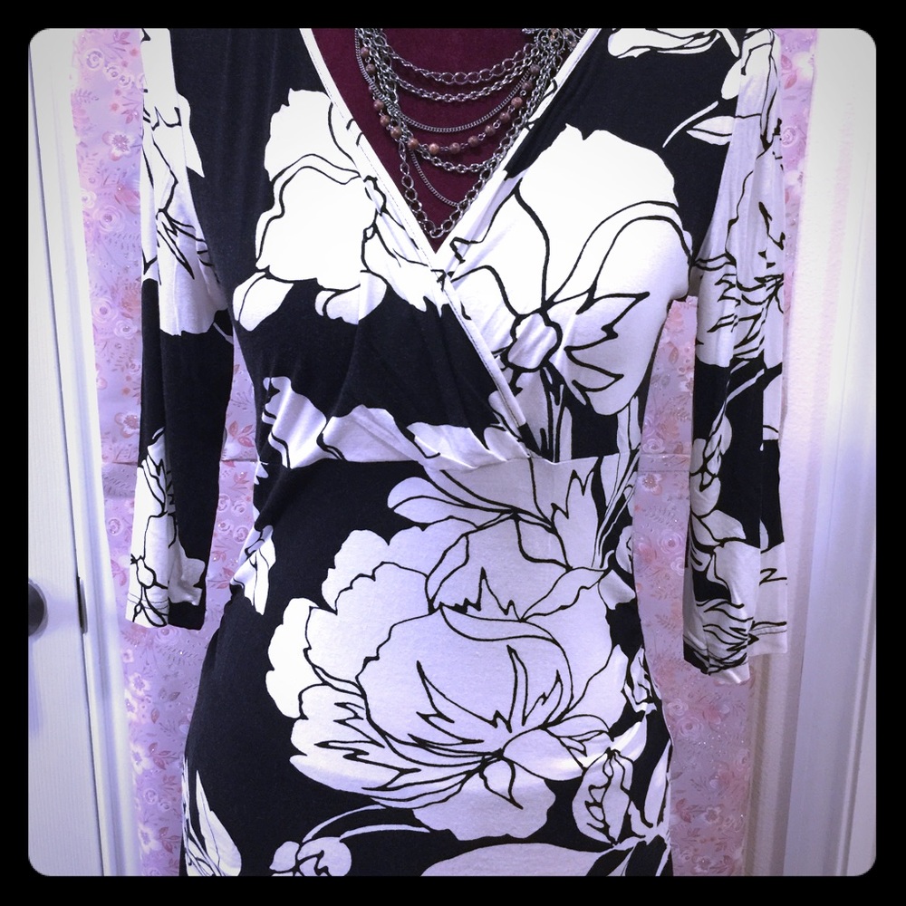 H&M black/white floral 3/4 sleeve shirt