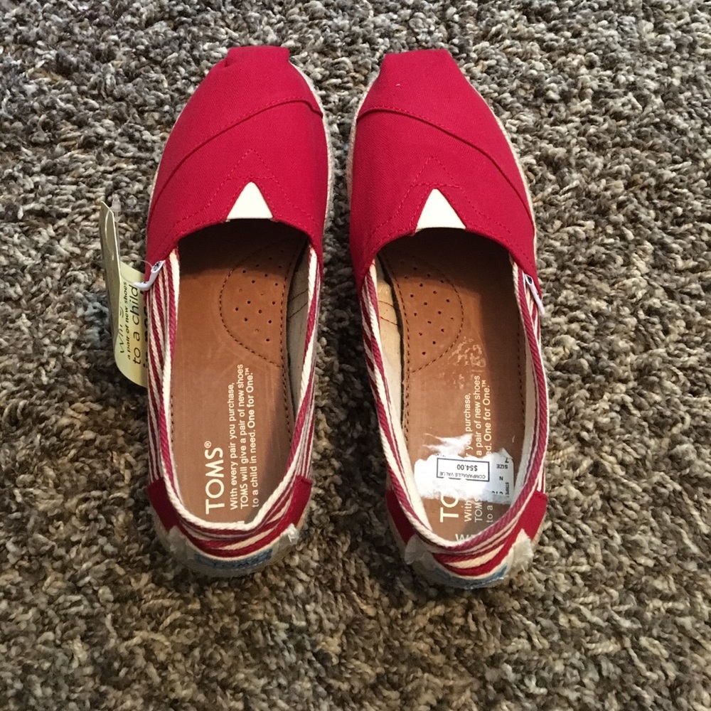 Red striped size 7 Toms.