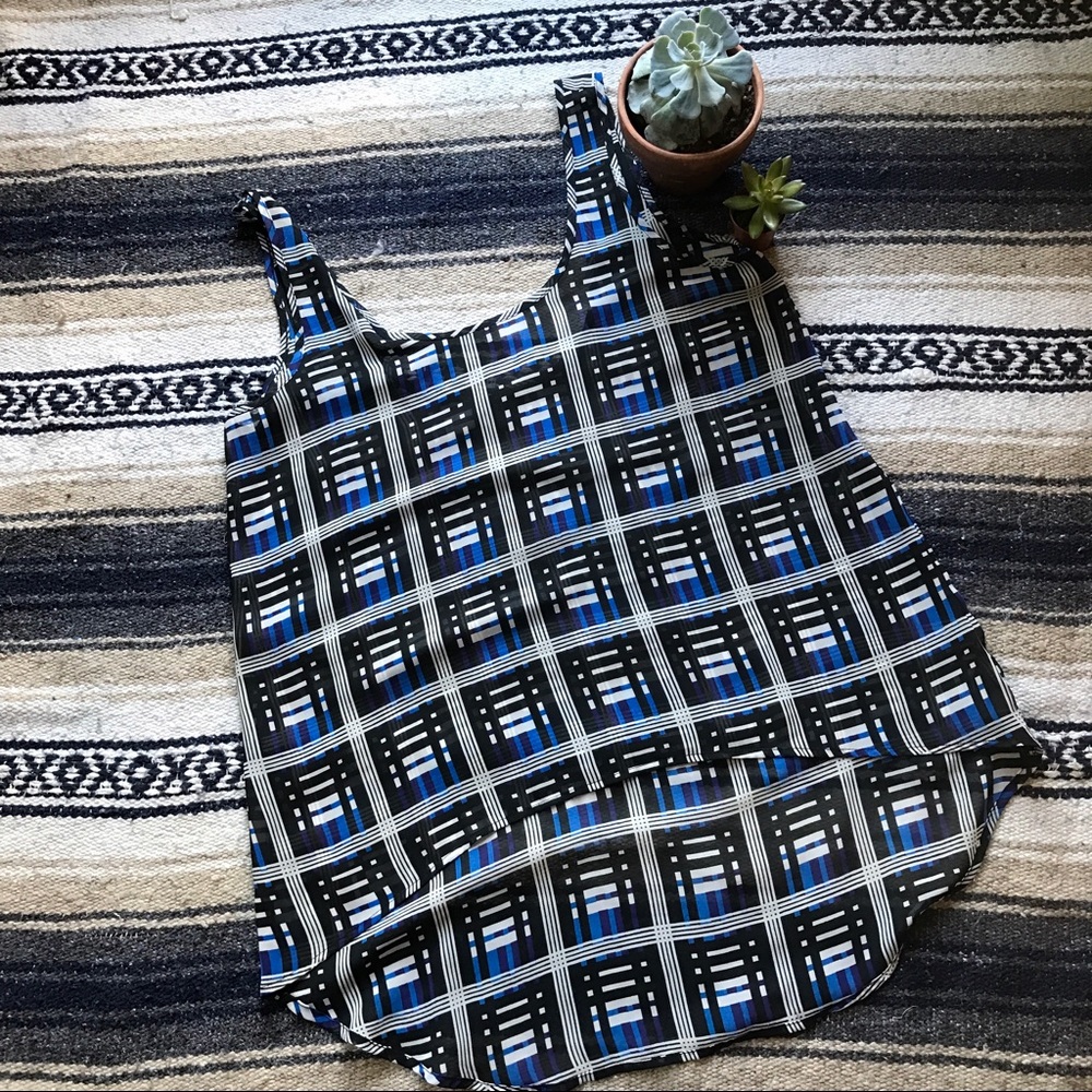 ▪️SALE▪️Forever21 Blue pattern tank top💙🖤