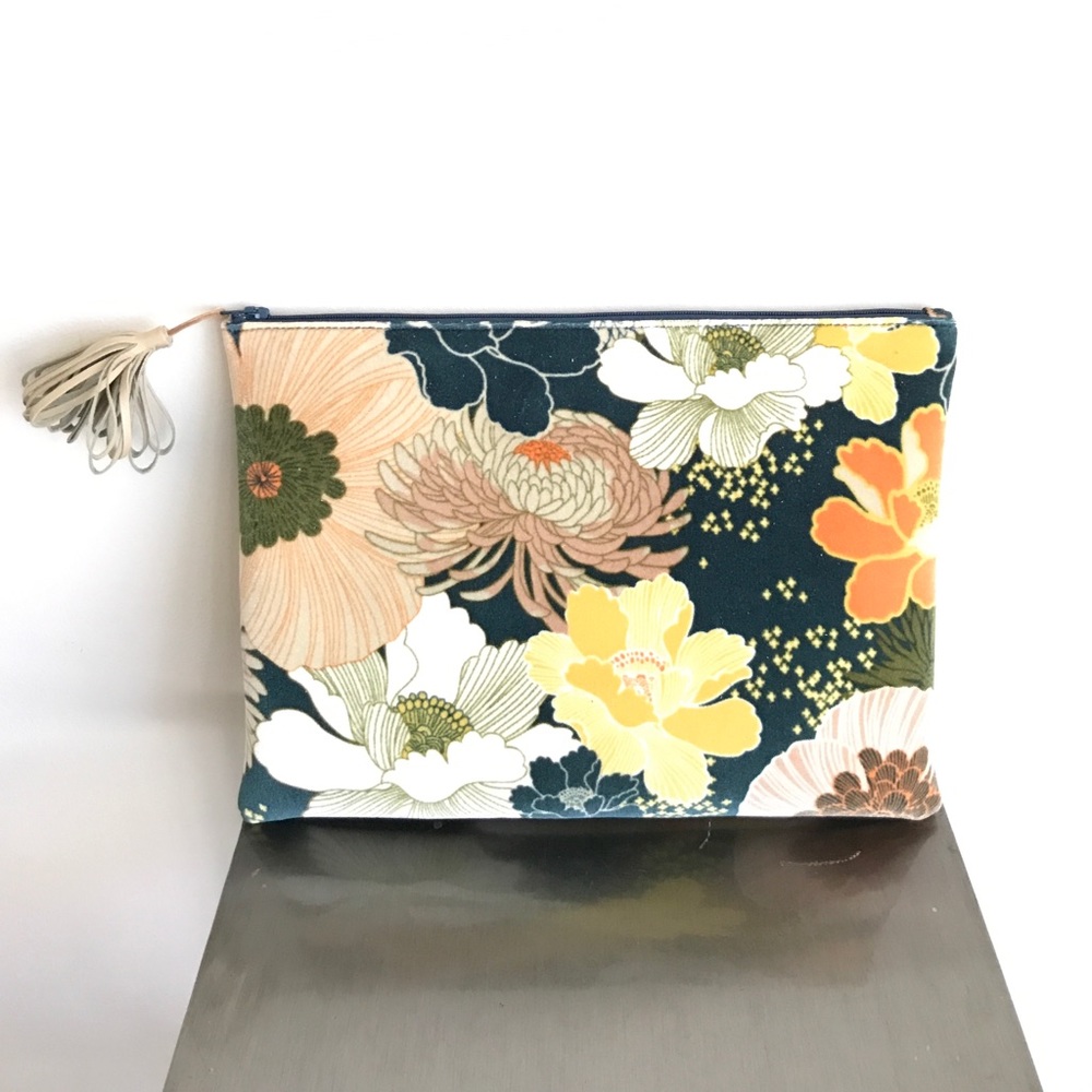 Medium Size. Clutch - image 1