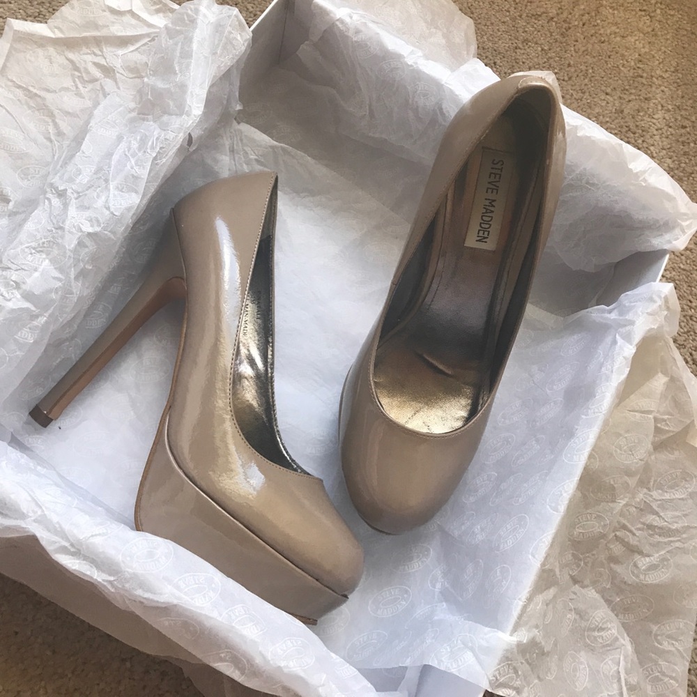 Steve Madden Natali Platform Pump