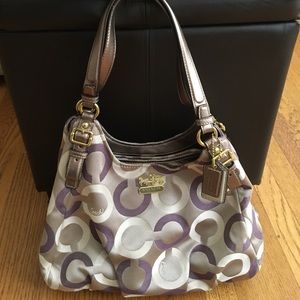 AUTHENTIC Coach Signature Shoulder Bag