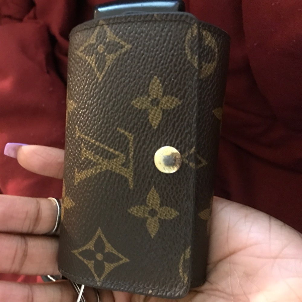 Louis Vuitton Monogram 6 Key Multicles Holder