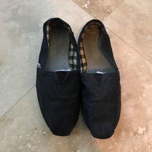 Tom's slip on