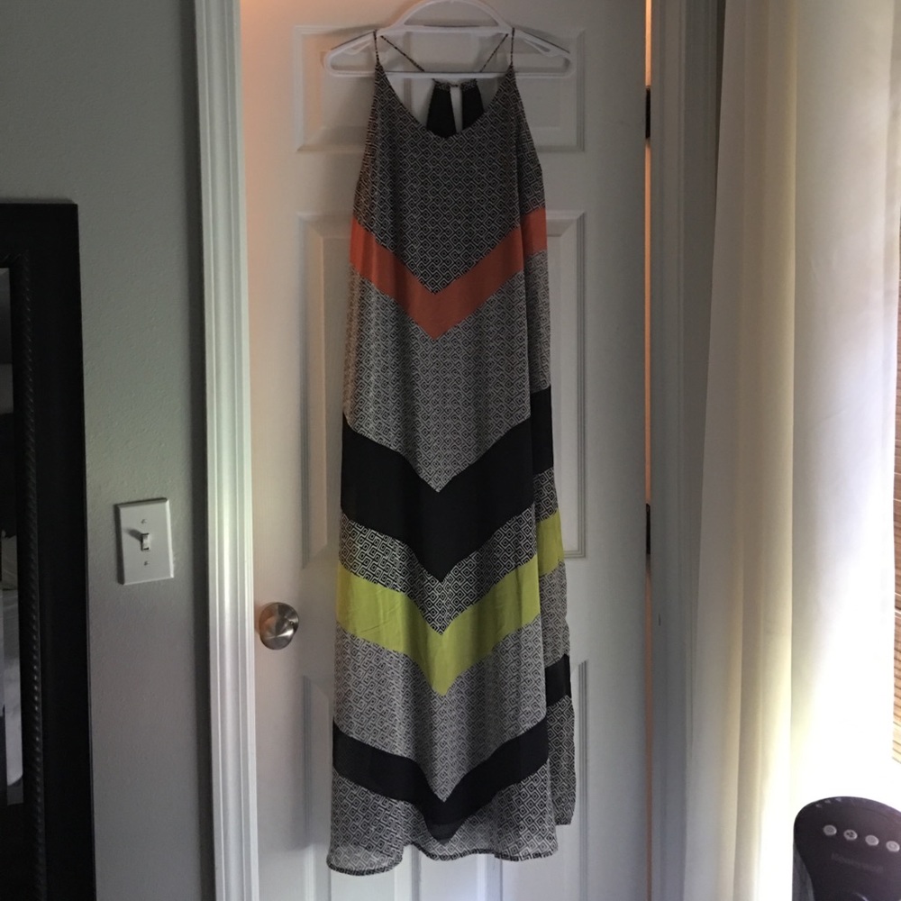 Bright Old Navy Chevron Maternity Maxi Dress