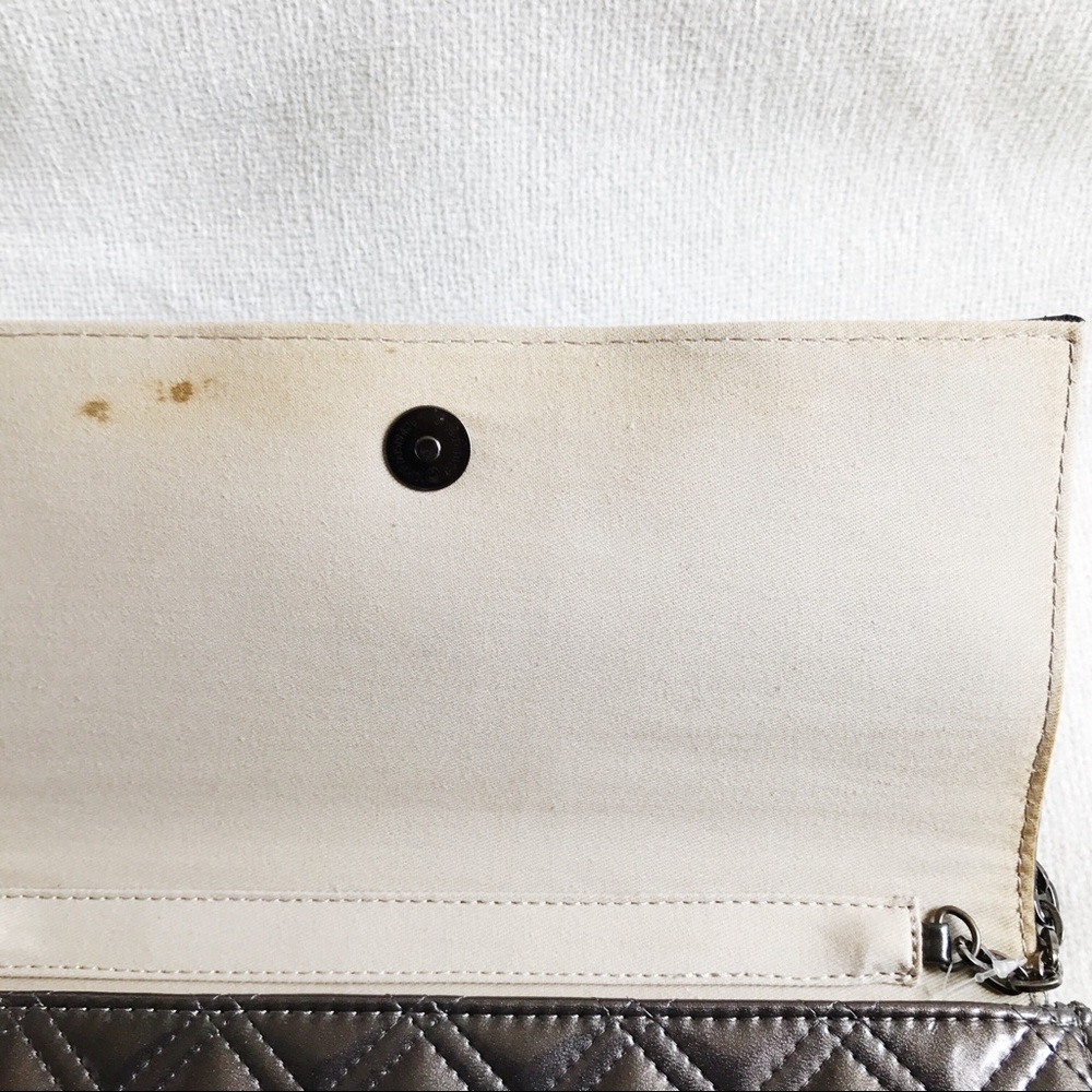 *PRICE DROP!* ZARA Metallic Purse/Clutch with Bow - Picture 4 of 8