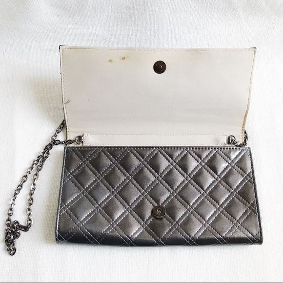*PRICE DROP!* ZARA Metallic Purse/Clutch with Bow - Picture 3 of 8