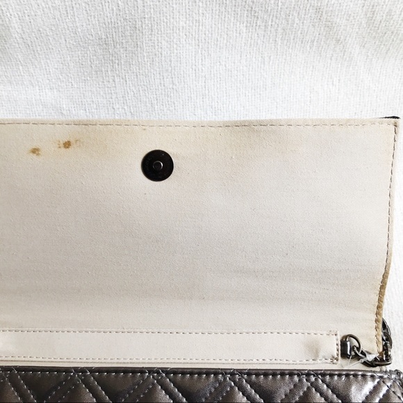 *PRICE DROP!* ZARA Metallic Purse/Clutch with Bow - Picture 4 of 8