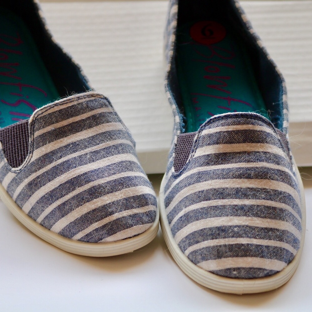 Stripped flats/sandals