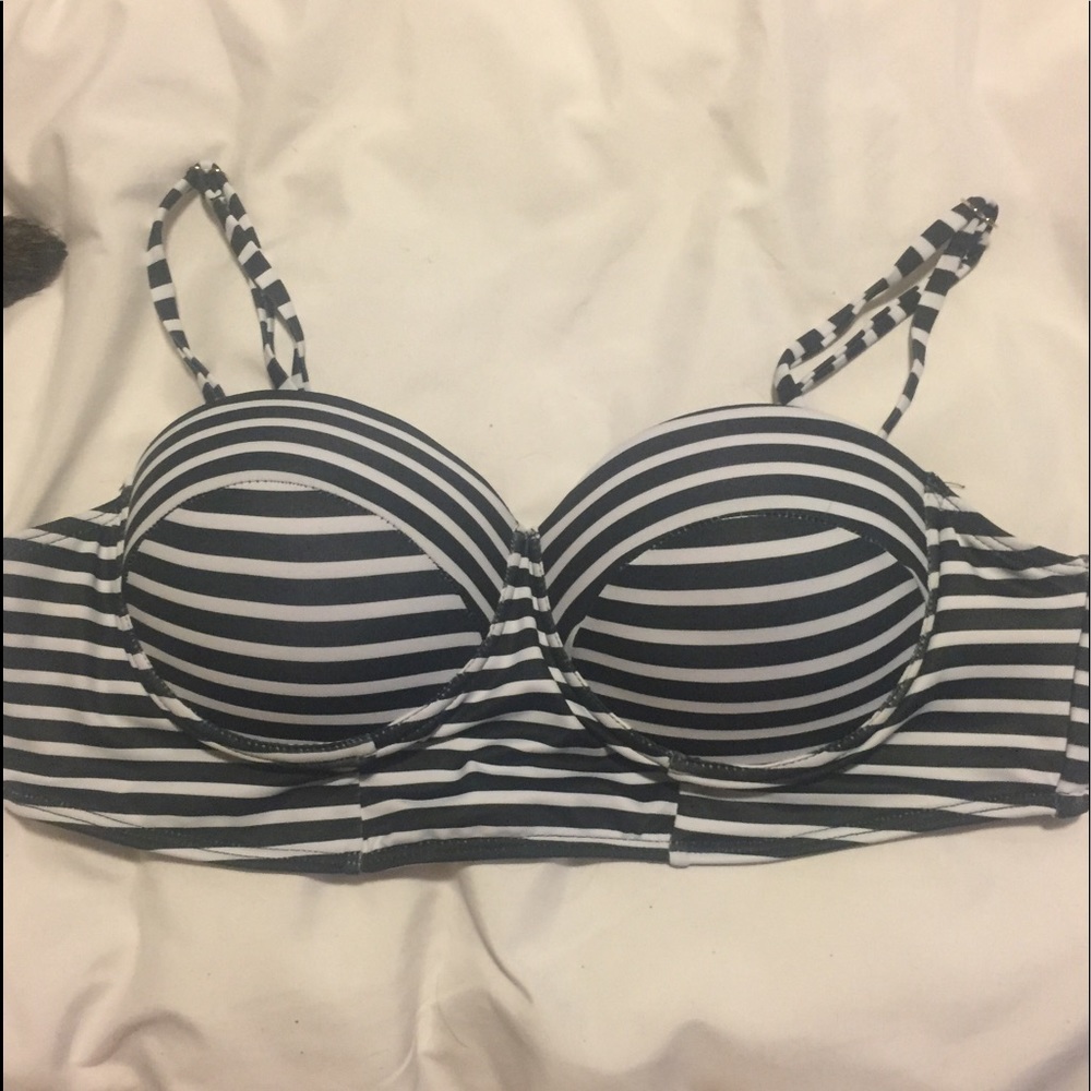 Black & white striped pushup bikini top