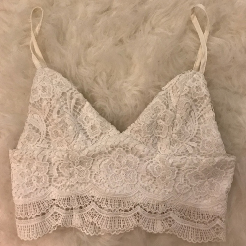 🌻 LF Lace Crop Top