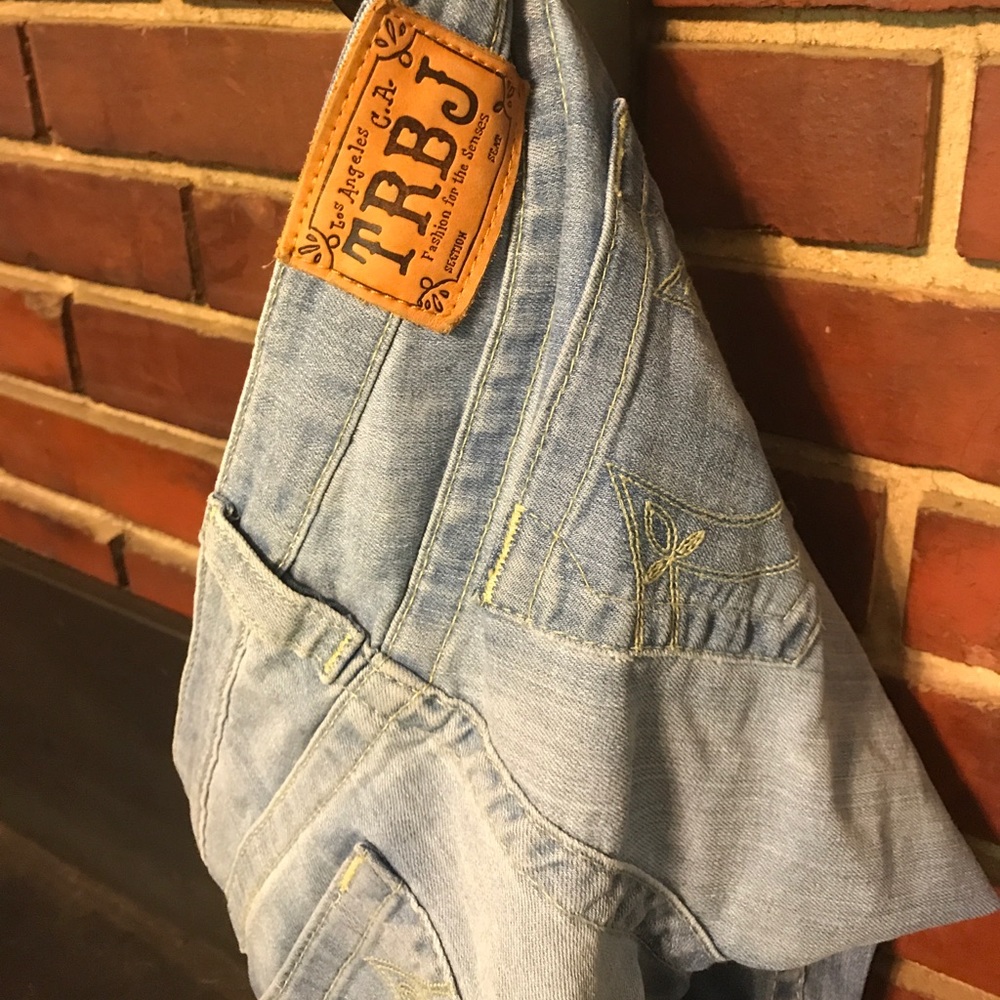 TR Light Wash Skinny Jeans