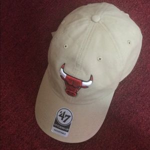 Selling a brand new hat for 30 to 25