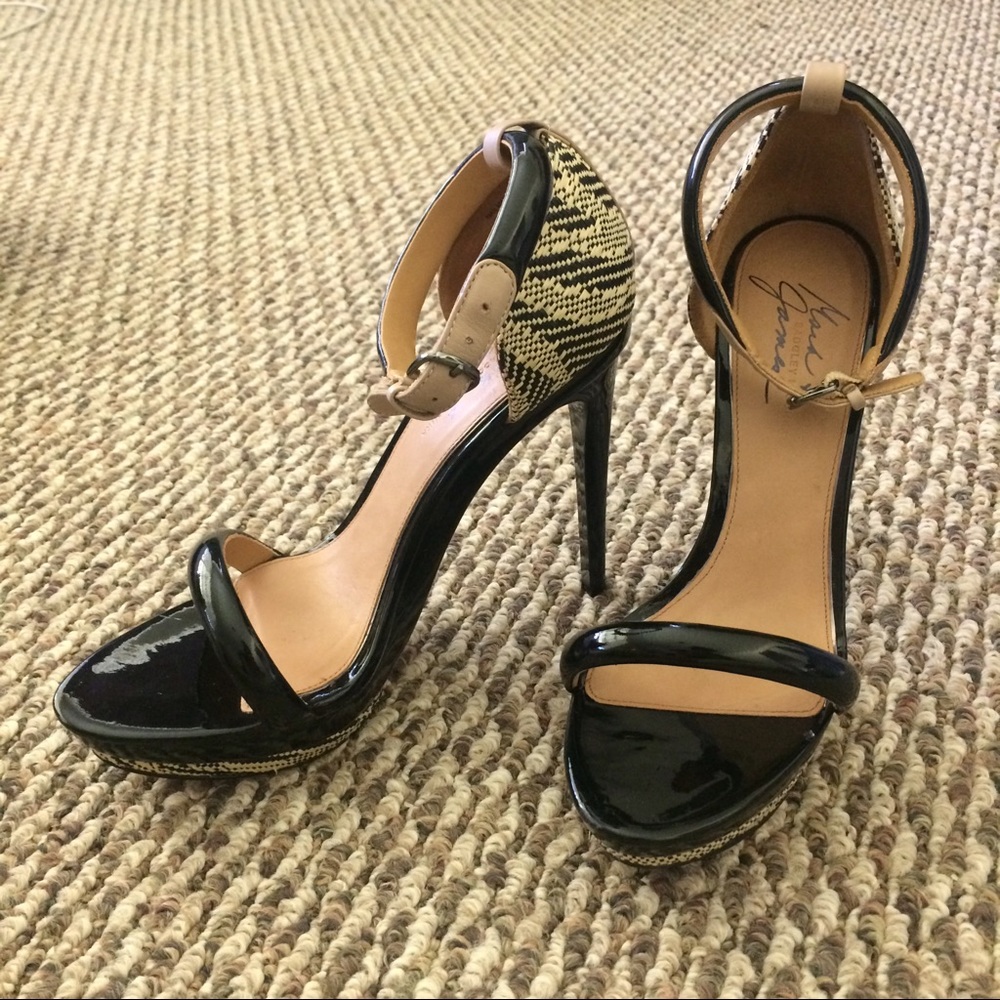 Badgley Mischka Ritchie Heel