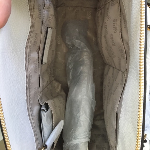 Michael Kors Hudson Large Satchel - Vanilla