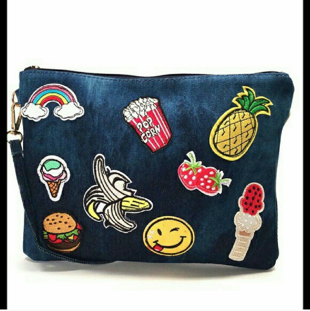 ▪️denim pouch with patch detail▪️