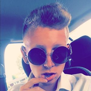 Meet your Posher, Aaron