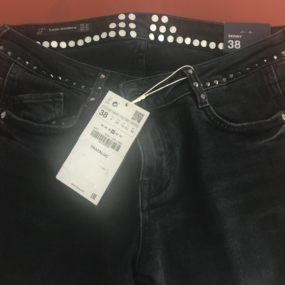 🆕Zara Black Frayed Studded jeans - Picture 4 of 6