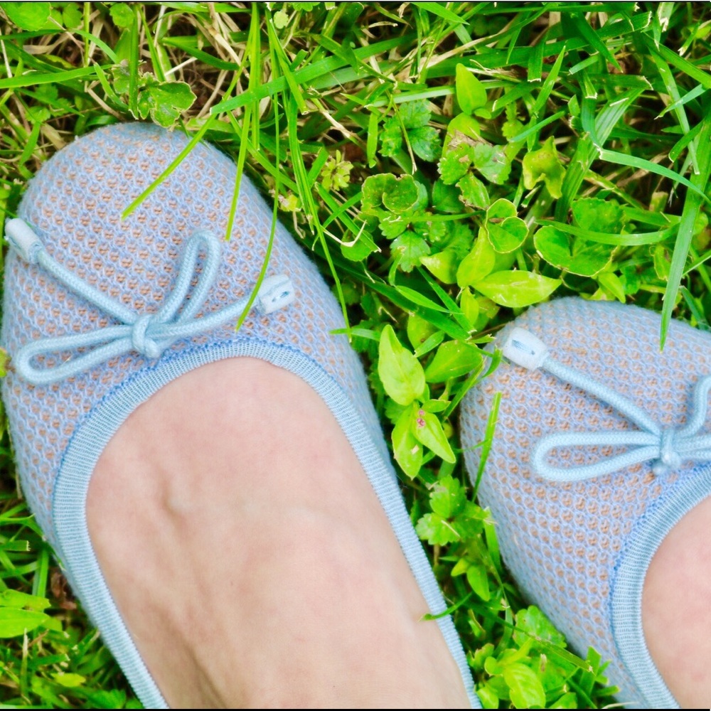 Ugg flats w/ bow
