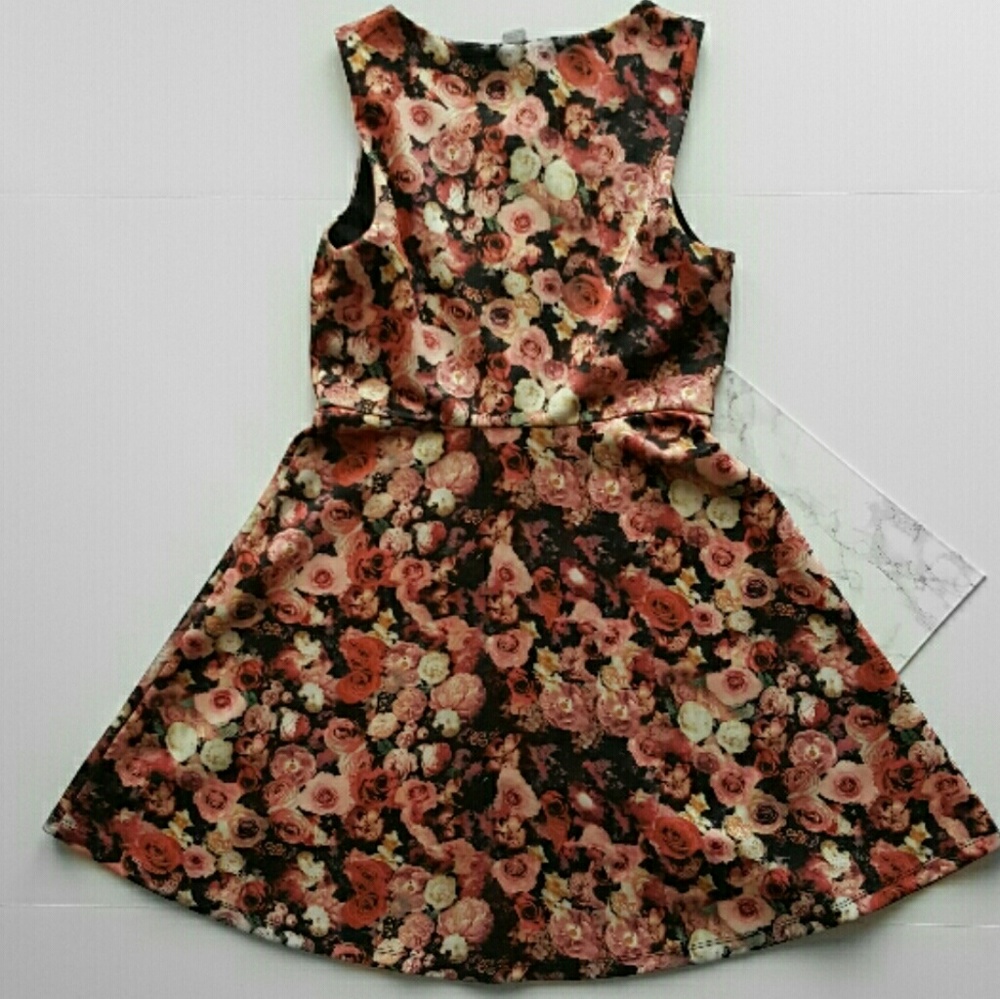 Floral print dress - Forever21-Excellent condition! - Picture 3 of 6
