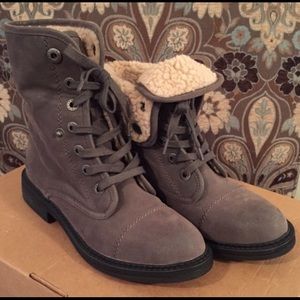Blowfish gray suede shearling boot Size 8 NEW