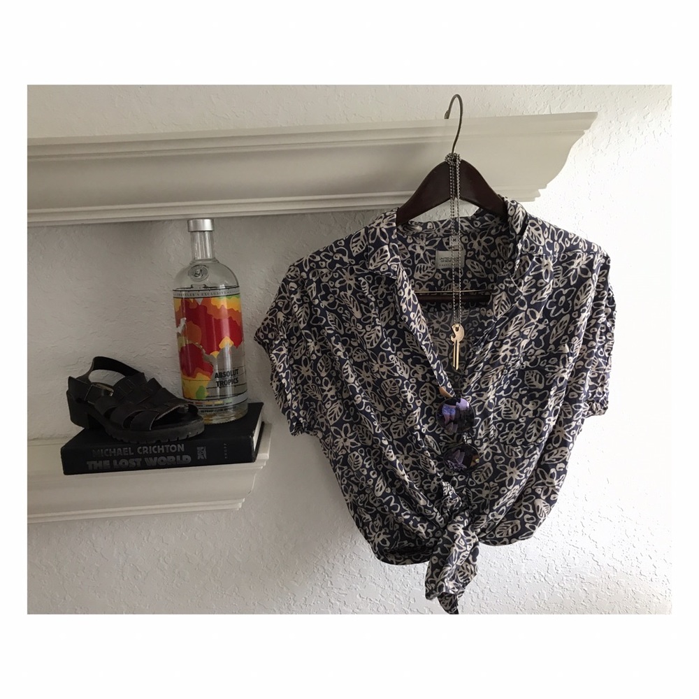 Bennetton Floral Collared Button-down Shirt