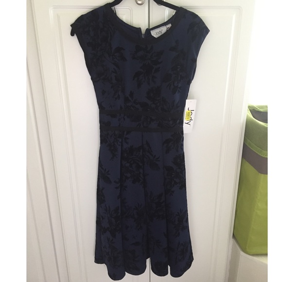 Jody Dress - Picture 2 of 4