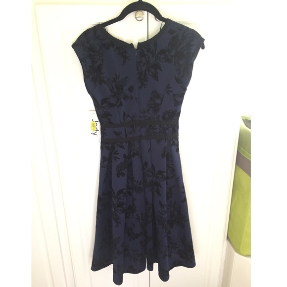 Jody Dress - Picture 3 of 4