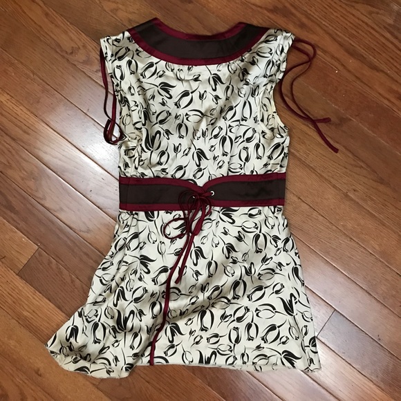 Bebe Silk Pattern Sleeveless Top XS - Picture 3 of 4