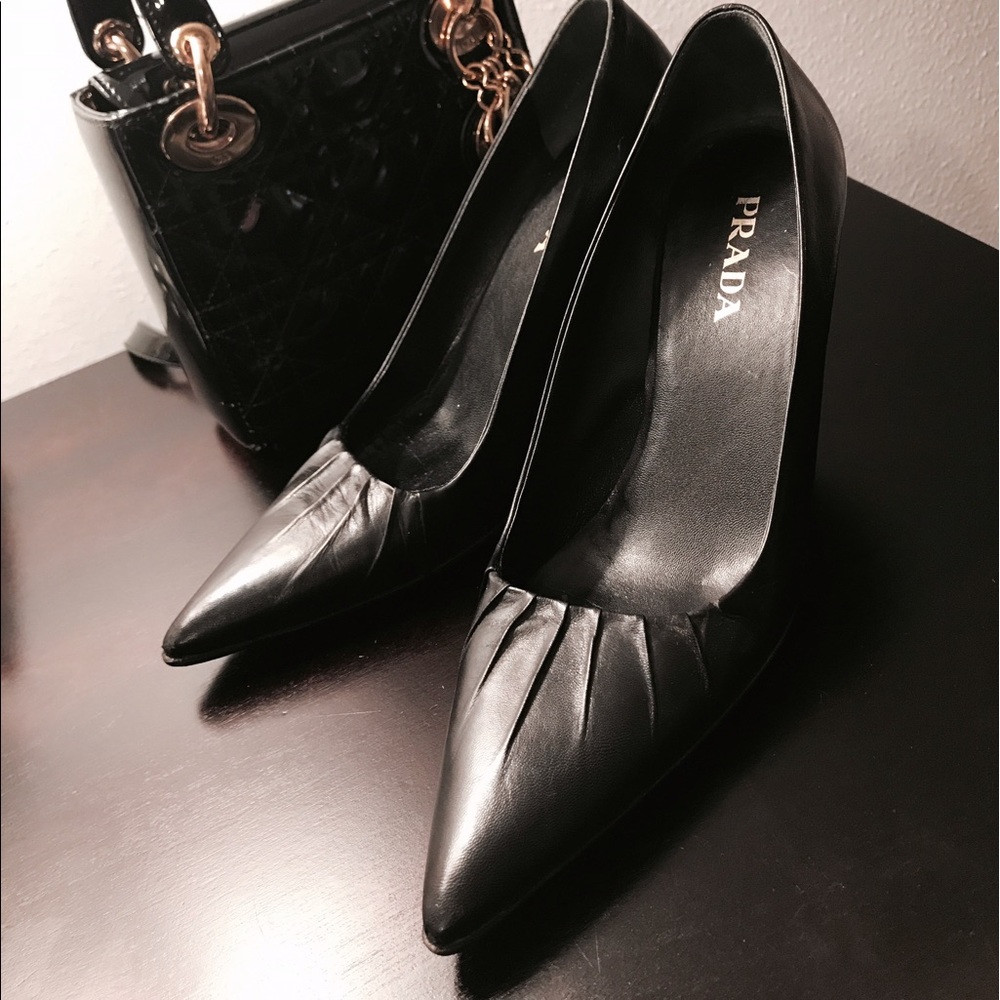 Black stiletto Prada heels sz 6.5
