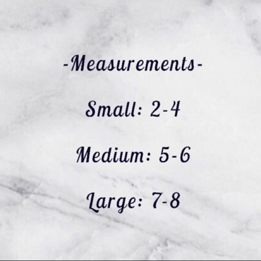 Only Larges left 💔 Floral Gray Surplice Romper - Picture 4 of 4