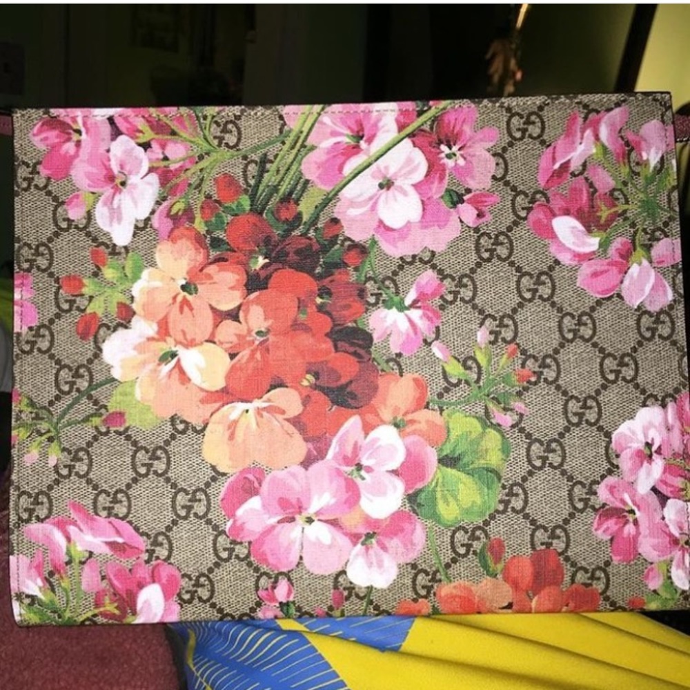SOLD Gucci clutch
